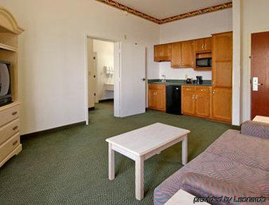 Super 8 By Wyndham Southaven Motel Room photo