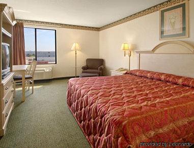 Super 8 By Wyndham Southaven Motel Room photo